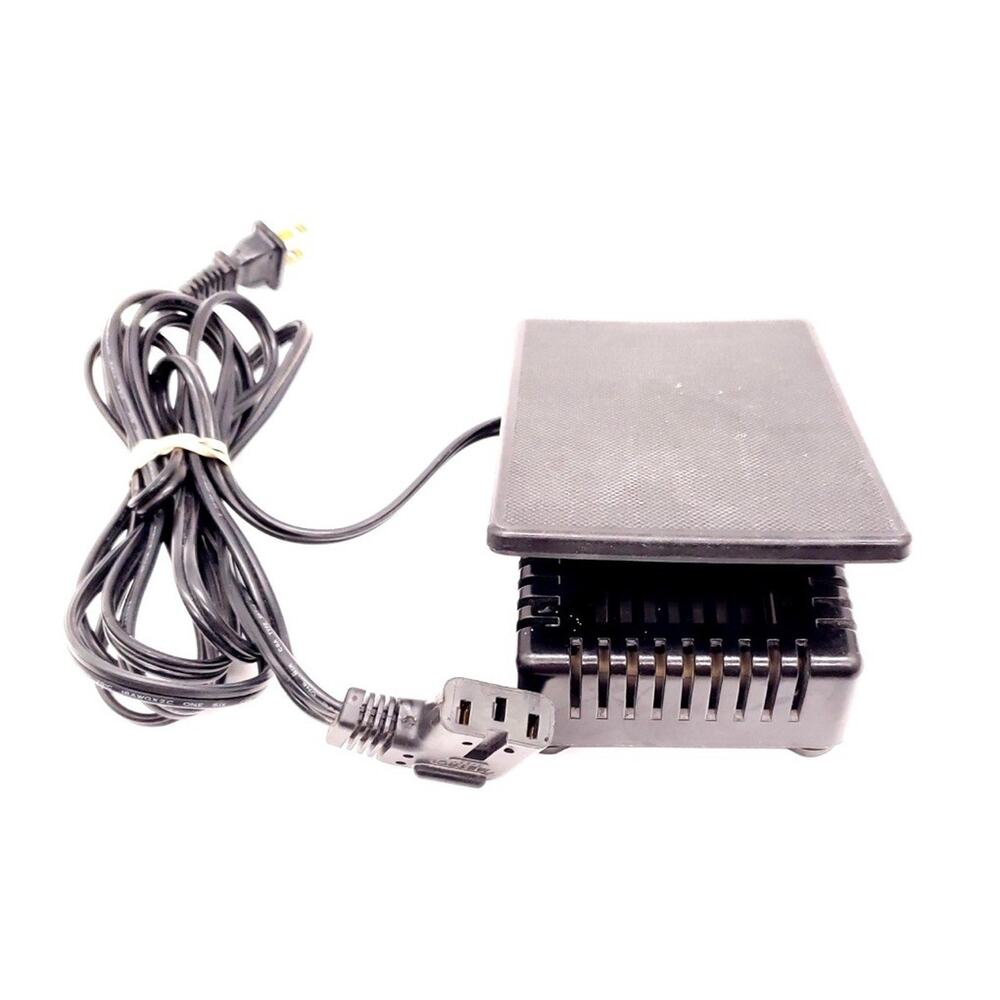 Metro Type AW 0253 Sewing Machine Foot Pedal AC Cord Western Germany 3 Pin Black